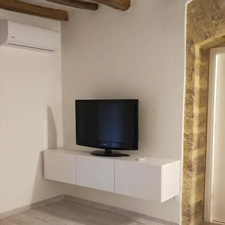 Cesare Apartment *